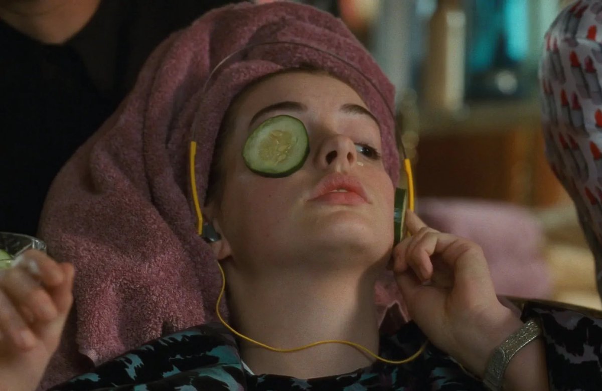 TheCinesthetic's tweet photo. The Princess Diaries (2001) dir. Gary Marshall https://t.co/F36ucGeNse