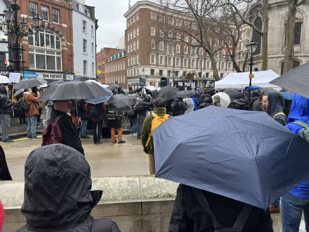 WilkieMP's tweet photo. In London to support Julian Assange’s hearing on whether he can appeal his extradition to the US. Julian’s extradition would strike at the very heart of free speech &amp; democracy. Enough is enough. The US must drop the extradition of Julian Assange. #FreeAssageNow #auspol #politas https://t.co/j3zpbpORI3