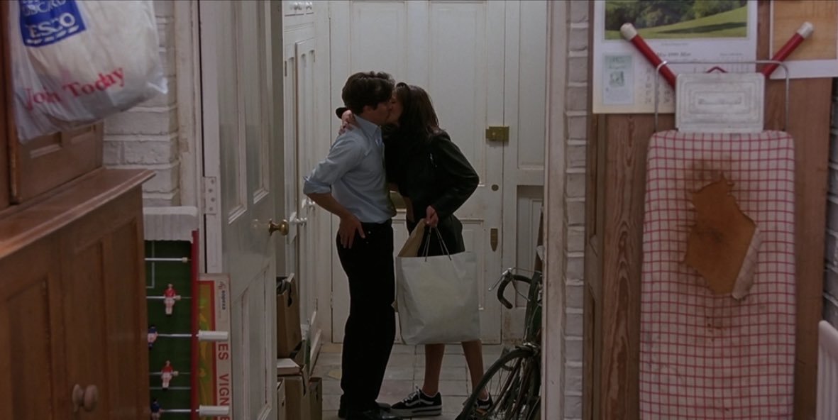 TheCinesthetic's tweet photo. notting hill (1999) dir. roger michell https://t.co/i7hXnyKvF3