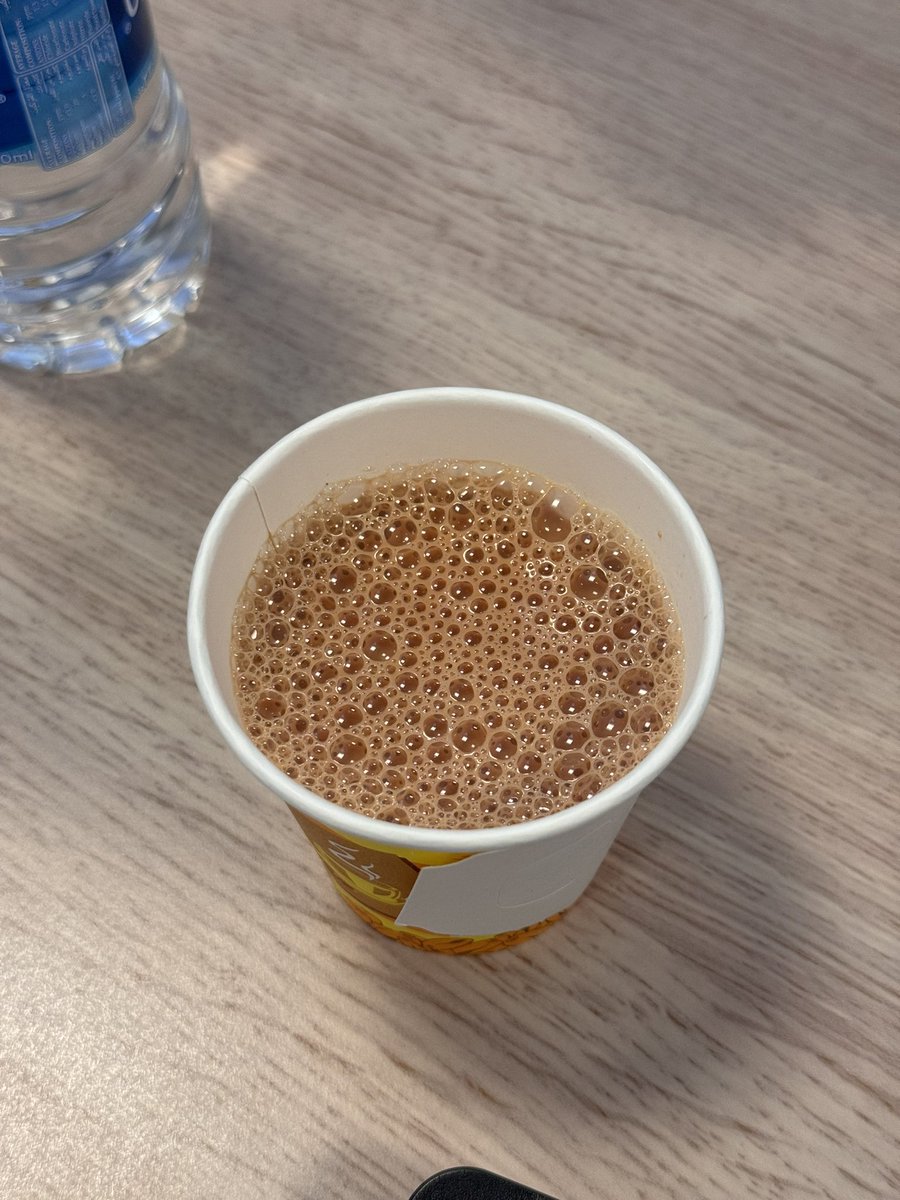 wednesday_94's tweet image. When your workplace treats you to Karak every day at 3pm. ☕️ #WorkPerks