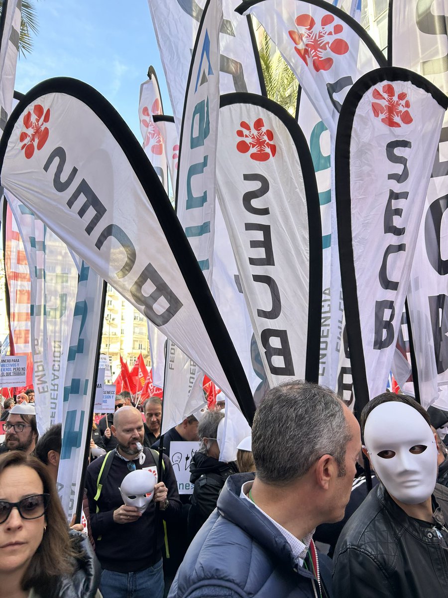 educondel's tweet photo. #sectorfinancieroenlucha
#eldia26entroalas10
#YoParo
#secbsumamoscontigo
#CaixaBank https://t.co/jj4JGbIQLK