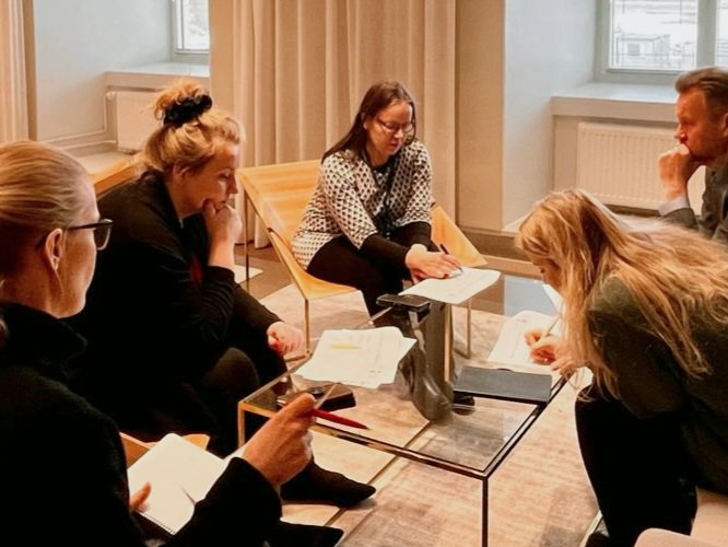 elo_satu's tweet photo. Very valuable 2,5 days of deep analysis and self-assessment for #DevelopmentEvaluation. Excellent discussions with great facilitators! #DevelopentEvaluation #StandWithUkraine @Ulkoministerio https://t.co/VlDdiuksPw