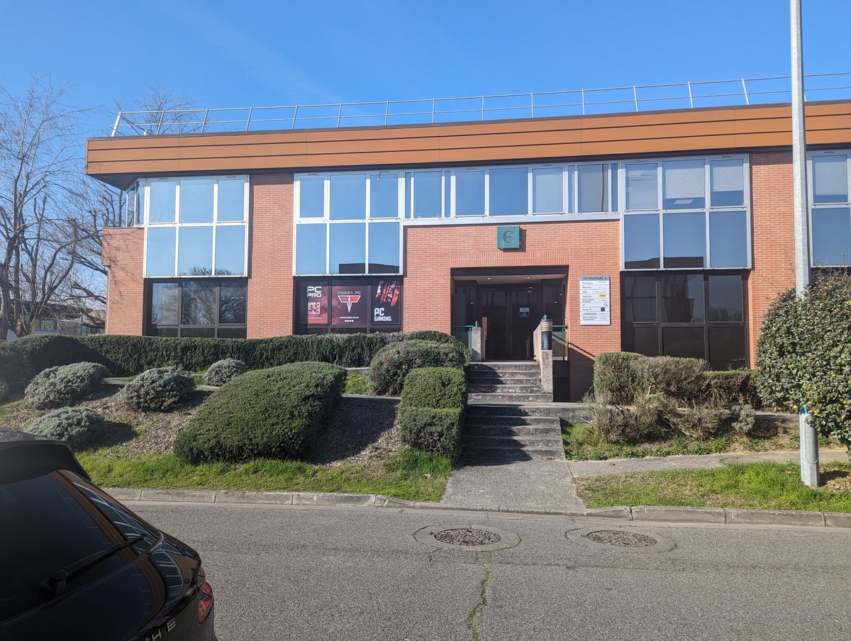 forzapc31's tweet photo. 🌟 Nouvelle façade, même passion ! 🌟
Découvrez notre nouvelle façade, symbole de notre engagement constant envers l'innovation et l'excellence. Venez nous rendre visite et explorez l'univers du gaming chez Forza PC.
#montagePC #gaming #forzapc #pcsetup #pc #pcbuilding https://t.co/XCor1xQMBU