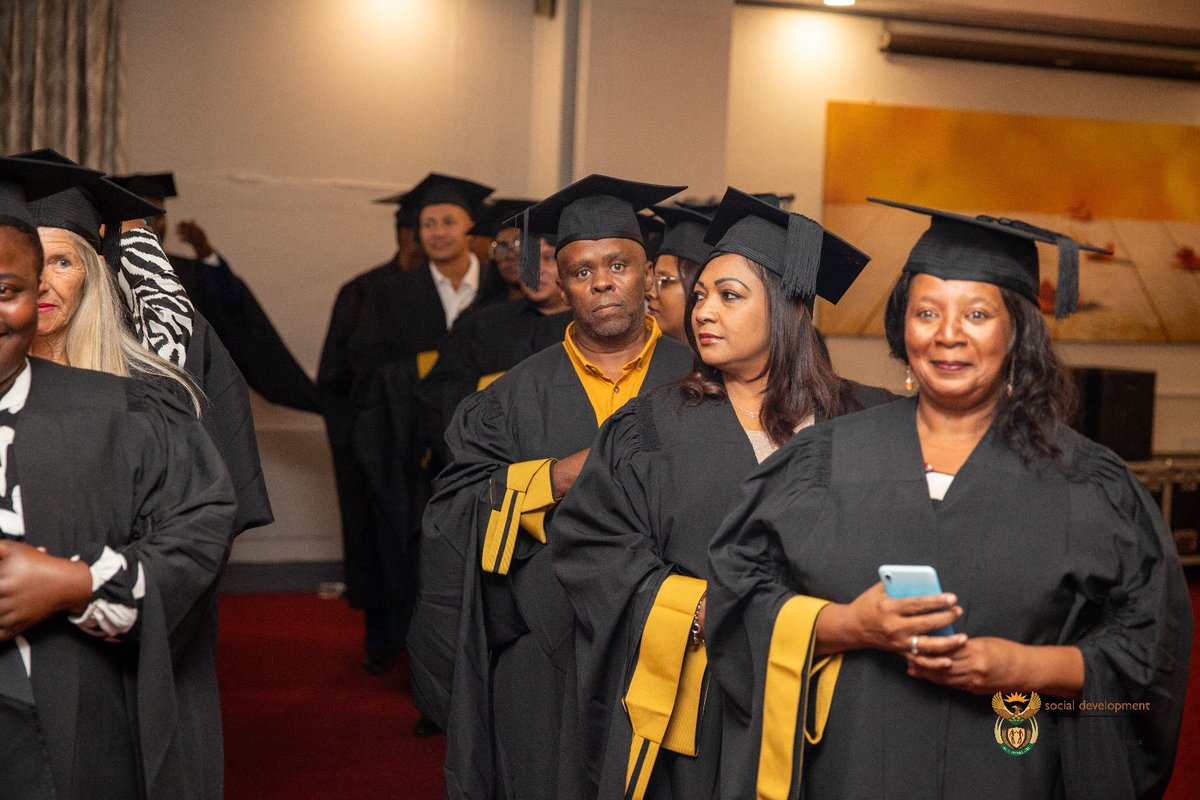 uNomfundo__'s tweet photo. Kumnandi ufunda kodwa, look at this it's beautiful hey #RPLGraduation
#EducationTheOnlyEqualiser
#30yearsofdemocracy https://t.co/BNbt0k3x7a