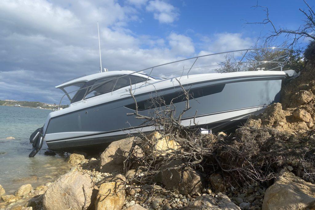 A suspended jail term has been handed to an architecture boss after a booze-fuelled boat crash:

bit.ly/3OQ0A2L