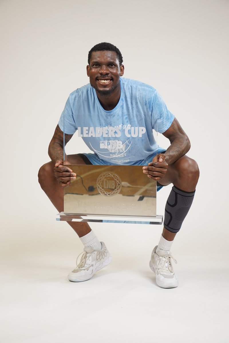Betclic_ELITE's tweet photo. Mission accomplie 😤🏆

#LeadersCupPROB 
@jav_basket https://t.co/sMFyqcniM6