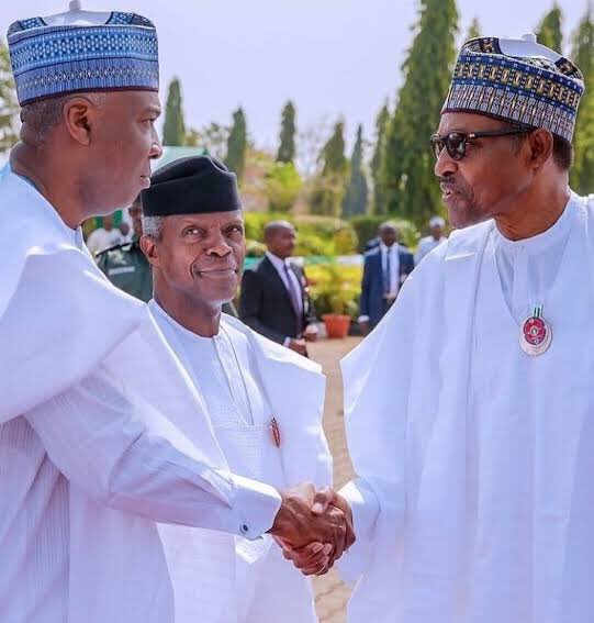 HISTORY 

What many people do not know is that Bukola Saraki as the President of the Senate 8th Assembly, was the reason why APC’s first four years was bearable. 

He stood firmly, despite hate from the APC cabal and ensured that Nigerians enjoyed democracy under the PDP Led