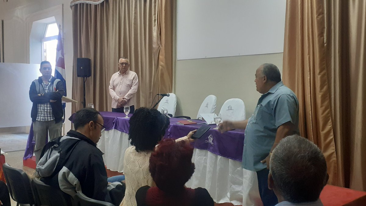 La Oficina del Historiador de la Ciudad de #Camagüey es un símbolo de que 'Si se Puede', dijo @FHHernndez1 en el resumen del balance de la institución. #OrgulloQueNosDefine. @DrRobertoMOjeda, @OHCamaguey, @cadenagramonte, @tvcamaguey, @AdelanteCuba.