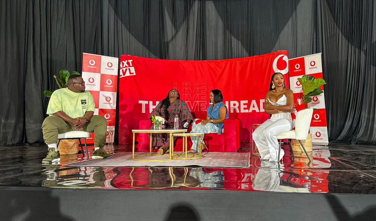 LethaboMakgoba's tweet photo. Ahhhh! The fun that the students and everyone else had at #TheLIVETHREAD???
It was all about coaching chats, live entertainment and just electric vibes 😭🔥 https://t.co/3idFyfGdDp