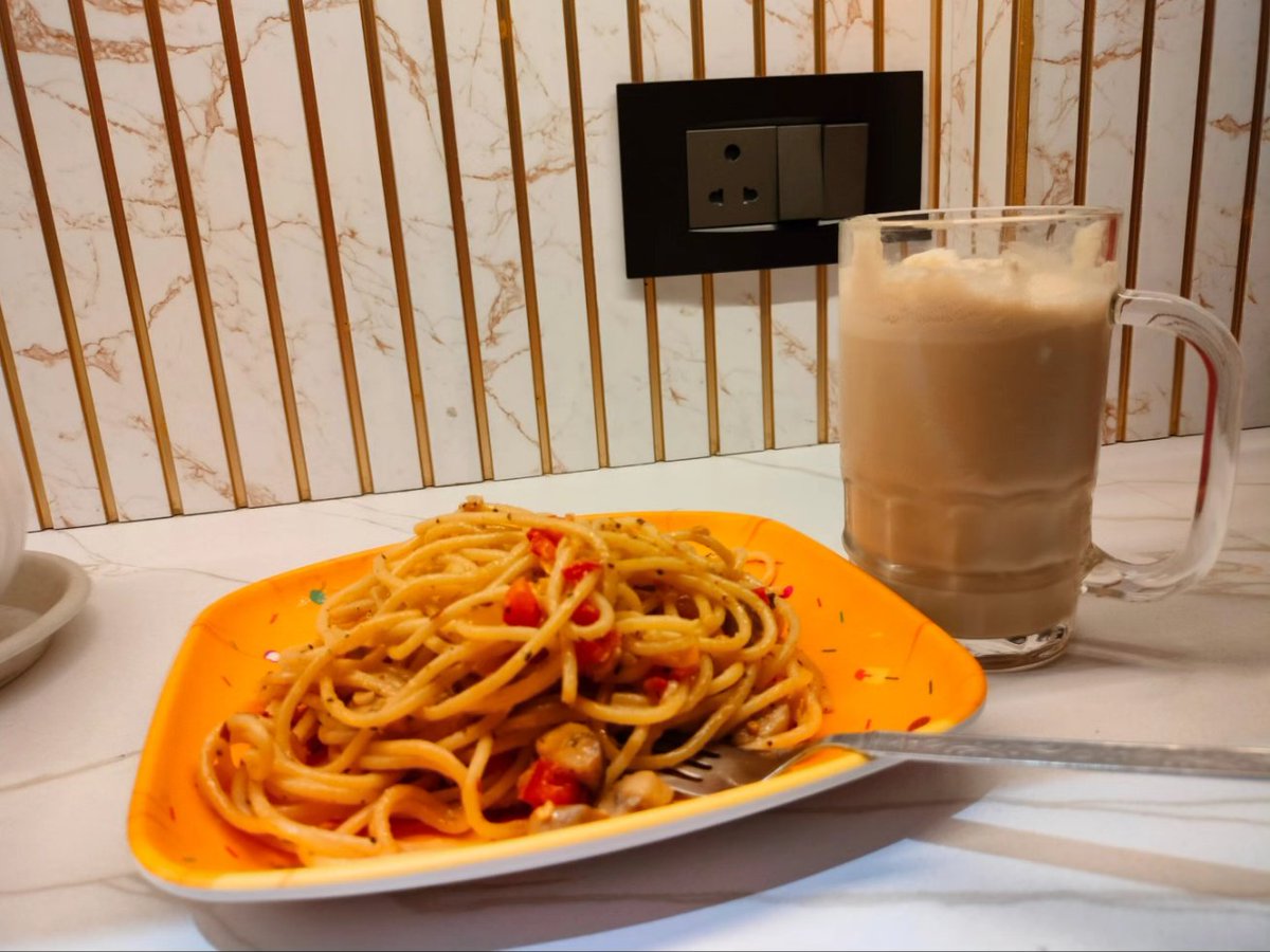 Having some spaghetti with Cold coffee 🤤🤤
.
.
.
.
#ayushkeyaaro #ayushagarwalpage #PastaPassion
#SavorTheFlavor
#TastyTwirls
#DeliciousDinnerDate
#ItalianIndulgence
#SaucySensation
#PastaPerfection
#FlavorfulFeast
#MouthwateringMoments
#CulinaryJoy