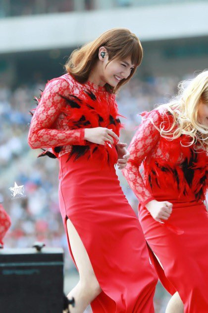 모어 tweet media