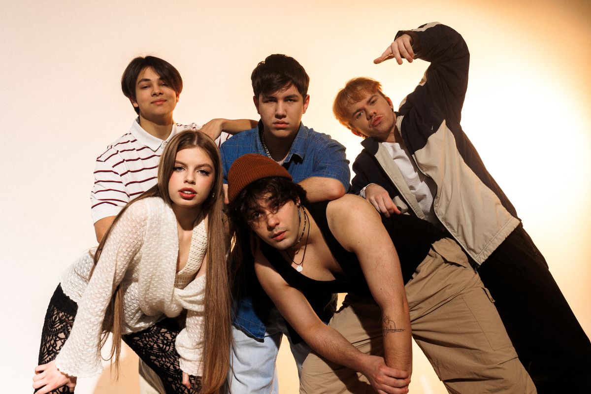 woman_el's tweet image. 7TEEN’S повертається з танцювальним бенгером про розставання
Учасники колективу стали хуліганами та справжніми романтиками у новій музичній роботі.
 
womanel.com/uk/shoubiznes/…
#7TEENS #новапісня #премєракліпу #Новинизнаменитостей