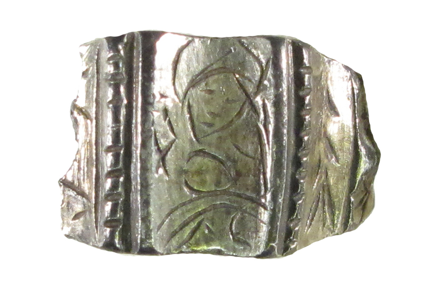 Late medieval iconographic finger-rings sometimes have widened bezels to take small, transversely set religious images. For #FindsFriday some of my favourites of these charming depictions from <a href="/findsorguk/">Portable Antiquities & Treasure</a>, most in gilded silver, but also a rare gold example. #MedRit