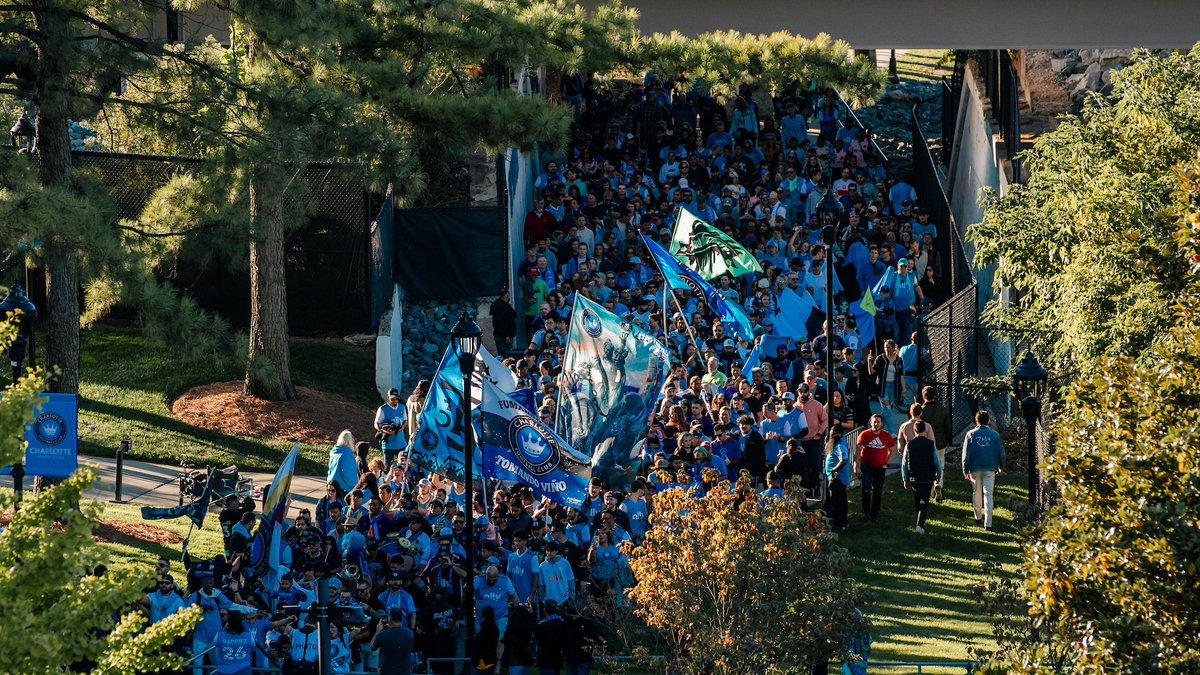 CharlotteFC's tweet photo. THE MIGHTY SEA OF BLACK AND BLUE 👑

Hit that RT button for a chance to win tickets to our home opener #ForTheCrown https://t.co/kghL7n0FXY
