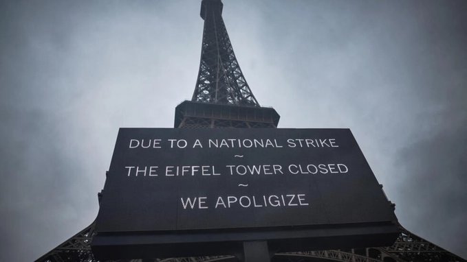 C'est tellement la France ahah -La tour Eiffel -Une grève