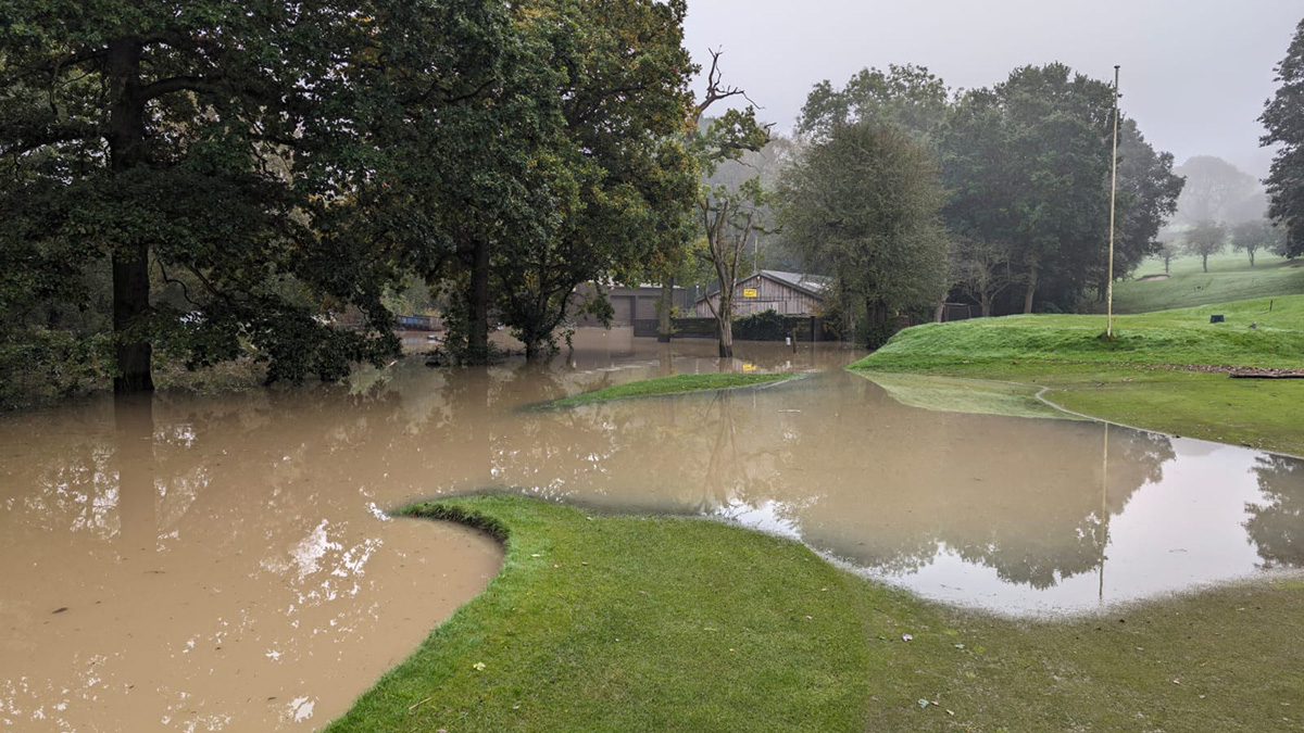 This winter has seen extraordinary levels of rainfall at golf courses around the UK.

What happens to a golf course when there's heavy rain? 
Is there anything greenkeepers can do to put things right? 
What can golfers do to help?

Answers here 👉 bigga.org.uk/news-listing/g…