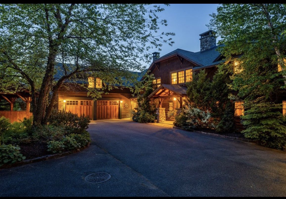 RobertHowellRE's tweet photo. Best part of a business trip is to view this amazing property in #LakePlacid. $11.8 million 
Who wants to #Buy #Sell #Rent and #Invest in #Realestate? https://t.co/VRQRquHlZw