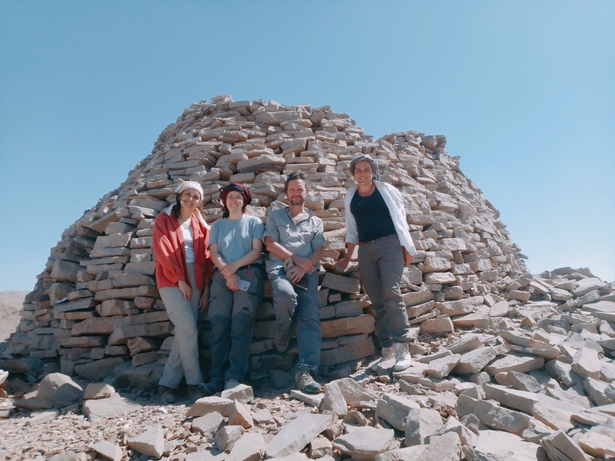 archeomagan's tweet photo. Today we recorded some very well preserved tombs on the top of a mountain. The tombs and landscape were breathtaking. The tallest tomb is 3.20m high and no entrance was observed. We wonder if access to the chamber has been gained from the top of the tombs.
#Arabiancairns https://t.co/DxeMVWMnvm