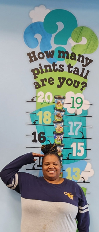 QueenMel99's tweet photo. Yes I am a math nerd that sees Math everywhere, but I couldn't pass up an opportunity for ice cream or non-standard measurement  😋🤣
@benandjerrys 
#vermontadventures #RandomActsOfMath https://t.co/OZpEEyhlSs