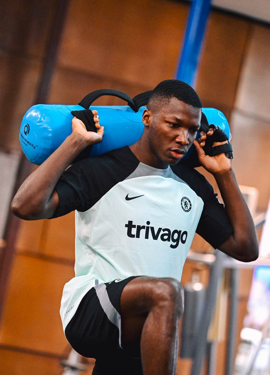 ChelseaFC_Sp's tweet photo. ¡𝗖𝗮𝗺𝗲𝗹𝗹𝗮𝗻𝗱𝗼 𝗰𝗼𝗻 𝘁𝗼𝗱𝗼! 🦾🔵🇪🇨 https://t.co/dOxUY5wUCs