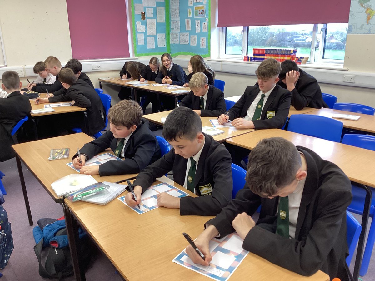 Filey_Academy's tweet photo. Year 8 were thinking ahead to post-18 options yesterday in workshops led York St John University; it's never too early to consider the many options available out there!
#careers
#post18options
#ambition https://t.co/M7gYZaoyqL