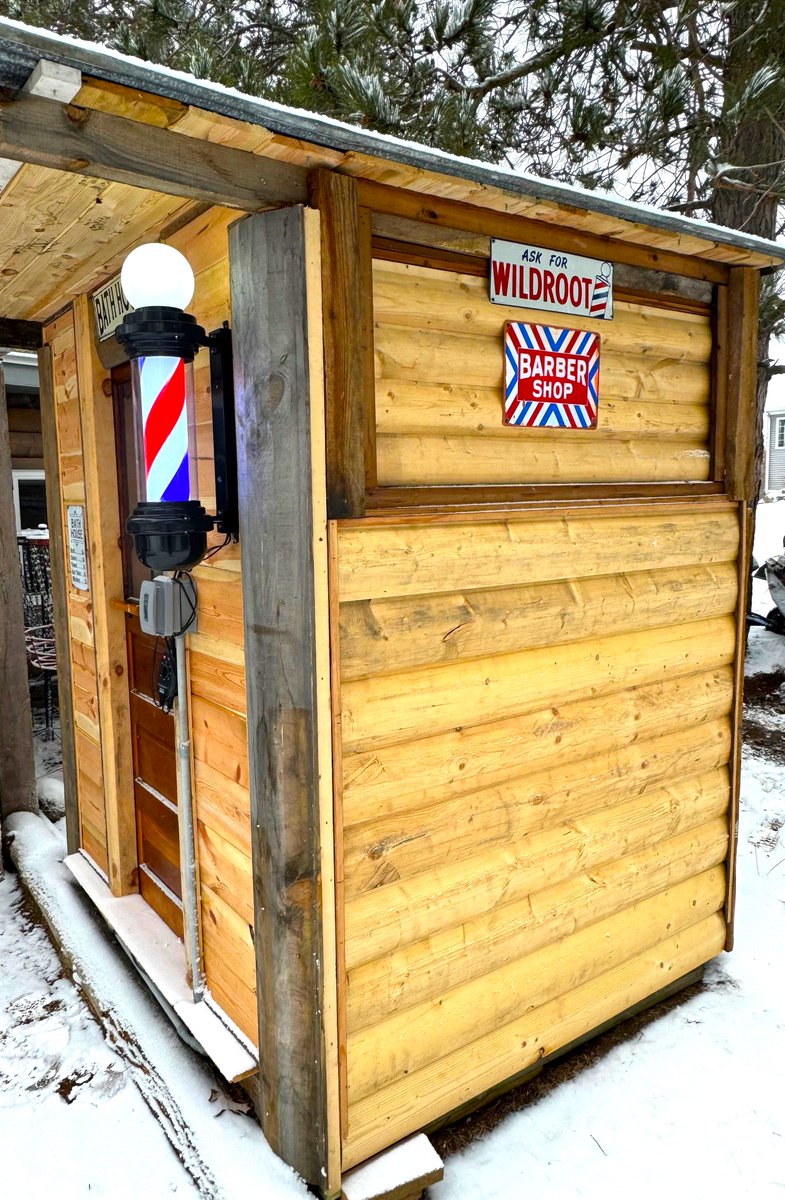 MVLogHomes's tweet photo. ❤️📸! #Innovation This customer used leftover siding, trim, and even some western red cedar to construct this sauna. https://t.co/8SEchd0sal