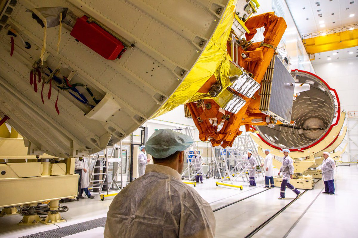 katlinegrey's tweet photo. The so called “head part” (Fregat upper stage, payload and fairing) of #Soyuz2.1b has been assembled on Vostochny. It will launch #MeteorM No 2-4 and a number of smallsats on February 29. https://t.co/VuoTPwSciu