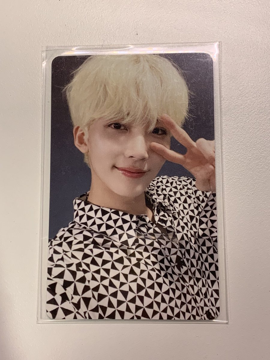 guraegee's tweet photo. 세븐틴 정한 2021년 캐럿랜드 캐랜 포카 포토카드 양도

반택비포함 6.4 https://t.co/tczCXWFqtk