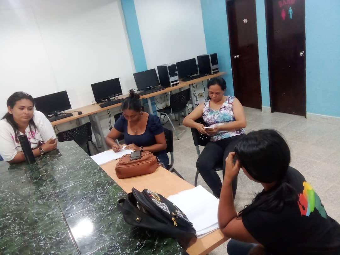 Infocentro Zulia (@zuliainfocentro) on Twitter photo Asamblea con Consejo Comunal para los aportes de las 7T en el Infocentro José Félix Ribas.
<a href="/Gabrielasjr/">Gabriela Jiménez</a>
<a href="/luisinfoVen/">Luis La Rosa 📱🖥️📡🛰️</a>
#HumanidadDePazYUnion Asamblea con Consejo Comunal para los aportes de las 7T en el Infocentro José Félix Ribas.
<a href="/Gabrielasjr/">Gabriela Jiménez</a>
<a href="/luisinfoVen/">Luis La Rosa 📱🖥️📡🛰️</a>
#HumanidadDePazYUnion