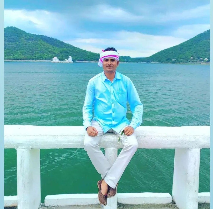 , केंद्र सरकार हो यां किसी राज्य की सरकार , सभी प्राणी मानव समुदाय को अन्नदाता किसान अपने खून पसीने की मेहनत से मजदूरी करके अनाज पैदा कर हमारा पेट पालते है और सरकार मै नोकरी करने वाले पुलिस जवान सरे आम गोली मार कर हत्या कर देते हे दिल्ली पंजाब हरियाणा दाता सिंह बॉर्डर पर केंद्र