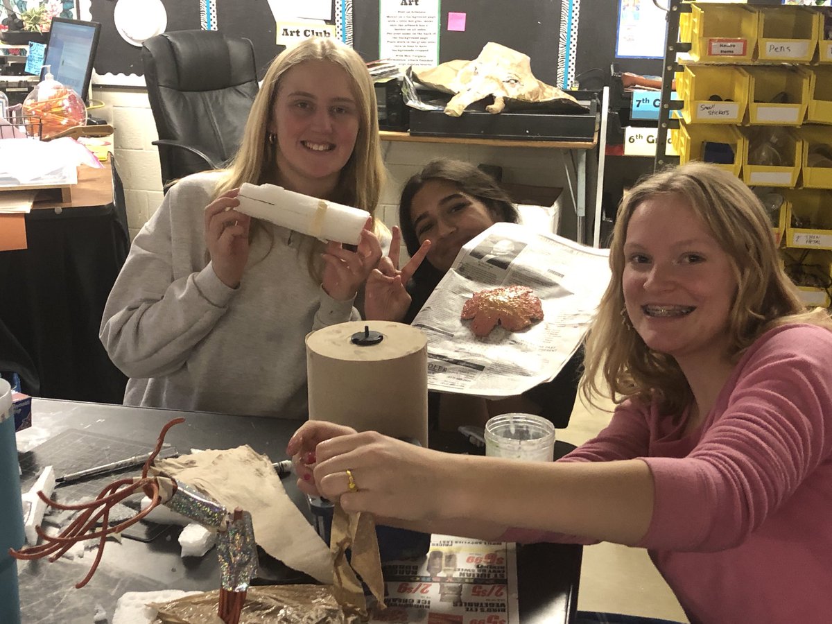 So many cool things happening in Sculpture class. Students are working hard on their independent designs. 🎨💗 ⁦<a href="/CMSredwolves/">Clinton Middle School</a>⁩ ⁦<a href="/CCSredwolves/">Clinton Community Schools</a>⁩