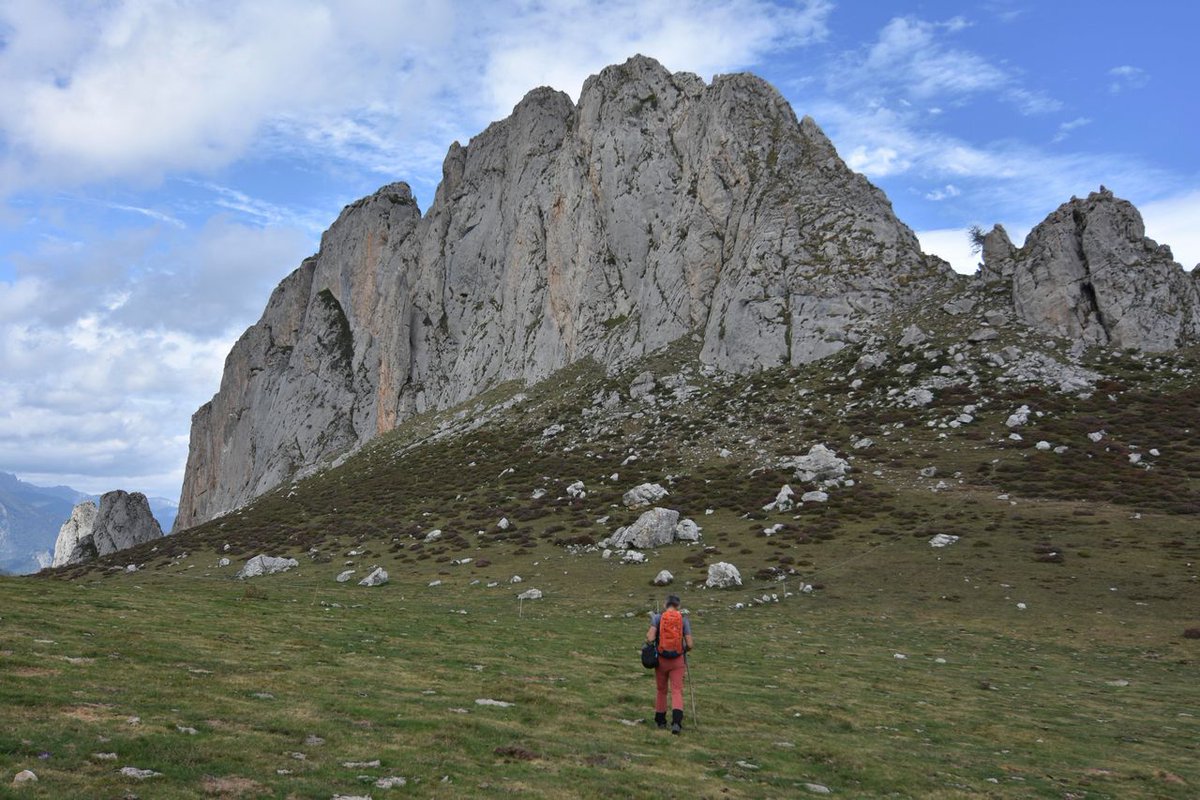 ¡Descubre la ruta de las Peñas de Bárago, una bonita actividad senderista! En esta ruta, pasarás por este grupo de formaciones rocosas, cada una con su propio nombre y carácter único, que hemos reunido bajo el nombre común de Peñas de Bárago: 👉 desni.in/penasbarago