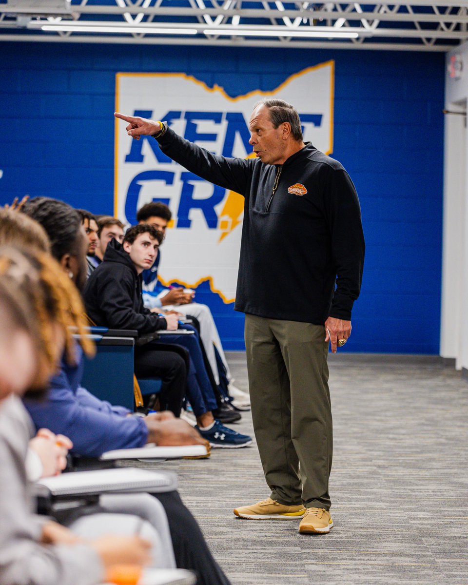 Charting the path to greatness with insights from the best in the biz! 🌟 For our first Flash for Life, Retired Steelers Scout Mark Gorscak shared the playbook on making it to the NFL as well as his journey and expertise.