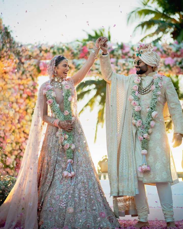 Congratulations to this Adorable Couple 💕 #RakulPreetSingh #Jackkybhagnani