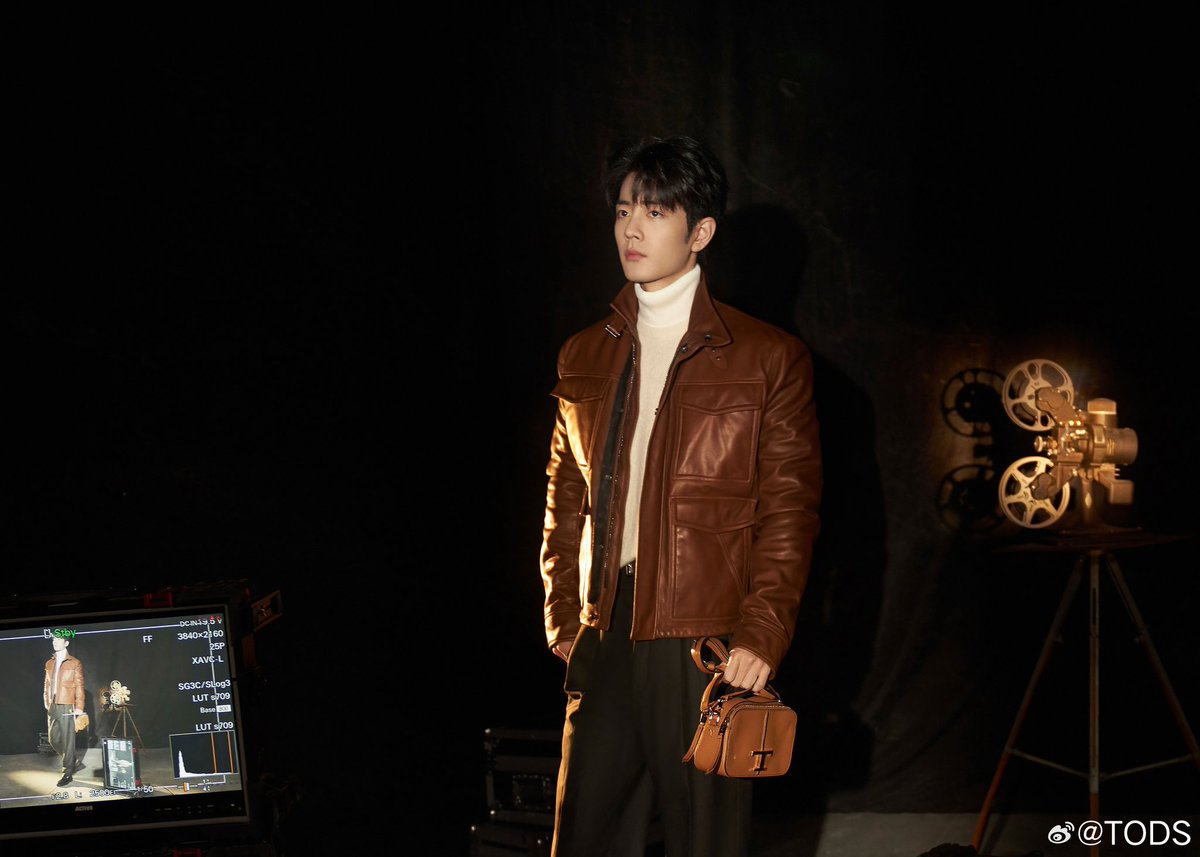 XiaoZhan_OFC's tweet photo. 【240222 Photo】

#MFW #TODSFW24
#XiaoZhan #肖战 #SeanXiao

TOD'S Weibo updated：

Global brand ambassador Xiao Zhan is about to witness TOD'S 2024 Fall-Winter series fashion show. See you on the global simultaneous live broadcast on 23rd February at 16:30 Beijing time. https://t.co/qWcXA2Tjnh