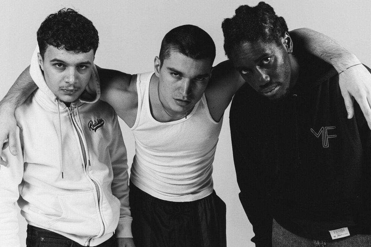 76actu's tweet photo. Fin 2024, le film culte "La Haine" sera adapté en comédie musicale. Parmi les acteurs principaux, le rappeur Alivor, originaire du #Havre (#SeineMaritime). https://t.co/Pg56SaHZ1B