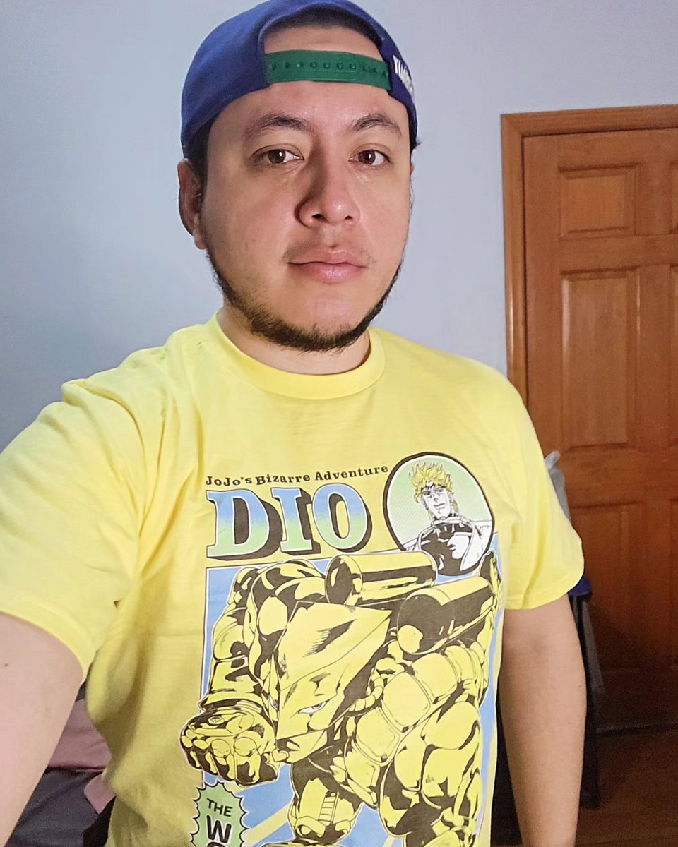 Alex7Ramos's tweet photo. Ya quiero que haga buen clima pa poder usar camisetas de manga corta 😢😢😢, y pues nunca había tenido una camiseta amarilla pero bueeee el personaje lo ameritaba 🛐 #JoJosBizarreAdventure #DioBrando #StarCrussaders https://t.co/1jTeuIXa5M
