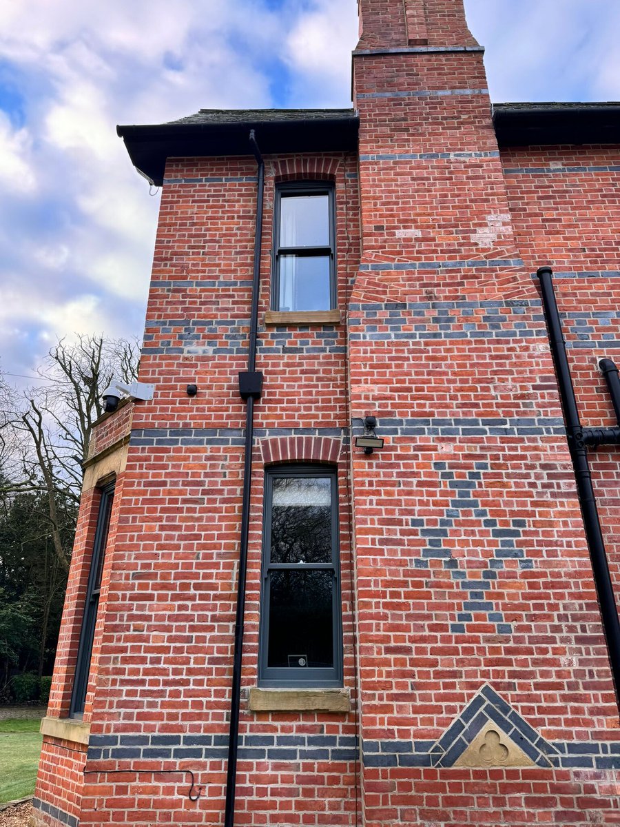 Reddishjoinery's tweet image. Timeless elegance with our recent project in Knutsford with our Accoya Sliding Sash windows! 🏡✨ Bespoke beauty meets Gothic flair — a custom casement window with an exquisite Celtic Knot. Turn your home into a story of craftsmanship 🪟✨ #AccoyaElegance #CraftingCharacter