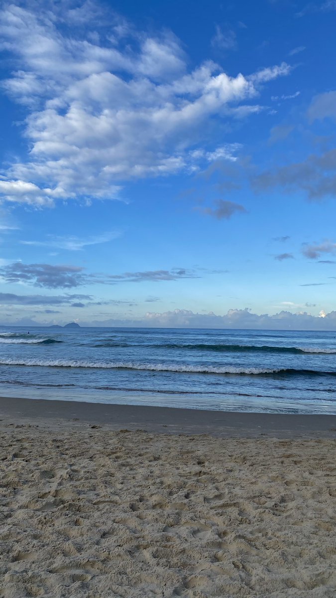 lautiherrera_'s tweet photo. El paraíso existe 🇧🇷🌊⛱️ https://t.co/FSH9EBEvE1