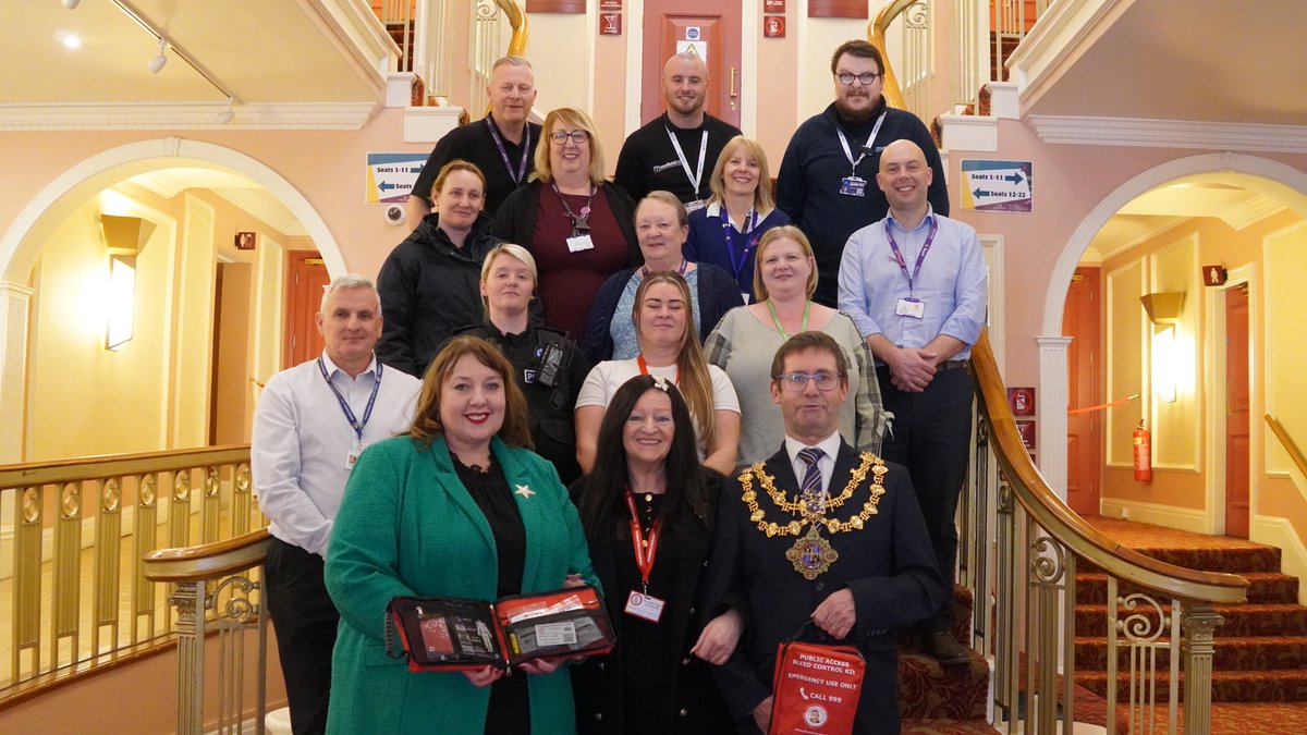 🏥A mother whose son bled to death with no first aid equipment nearby has thanked the Office of the Police and Crime Commissioner for its work in funding 70 trauma kits around the district.

Read the full story - nottinghamshire.pcc.police.uk/News-and-Event…

<a href="/nottspolice/">Nottinghamshire Police</a> <a href="/MDC_News/">Mansfield District Council</a> <a href="/nottsfire/">Nottinghamshire Fire and Rescue Service</a>