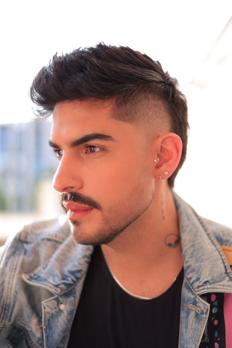 CesarBtoy's tweet photo. Que tal me veo de Bigotes ??😏😏 https://t.co/GV0HeTmDbG
