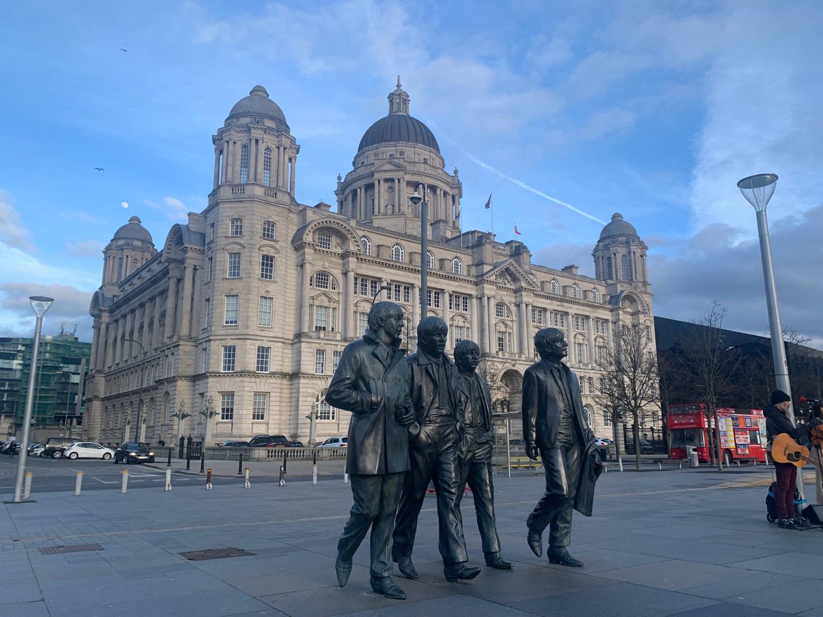 ビートルズ生誕の地、リヴァプール (@ The Beatles Statue in Liverpool) swarmapp.com/tel_cellphone/…