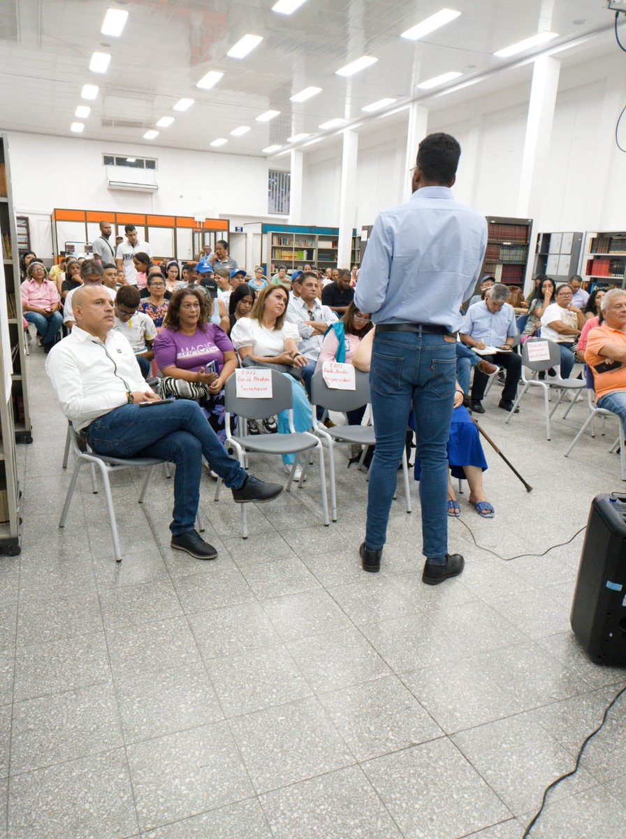 JorgeGLeyva's tweet photo. Caleños! Avanza la formulación de los planes de desarrollo de comunas y corregimientos que escogen sus líneas de inversión. Este miércoles 21 en la comuna 17, el jueves 22, en las comunas: 3, 4, 8, 11, 15, 18 y 21 @alejoeder  @AlcaldiaDeCali @ALEXCAMINA @DAPMCali https://t.co/CRQVkRleti