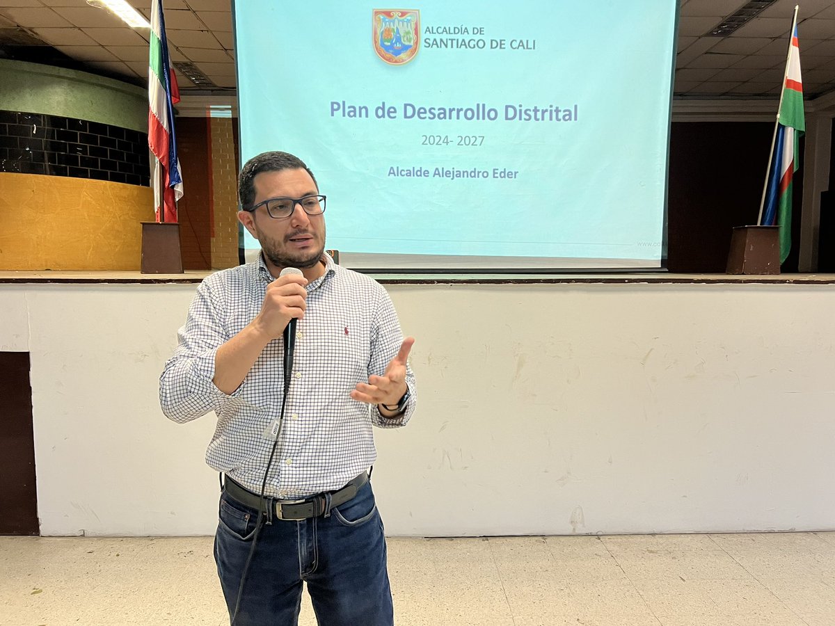 JorgeGLeyva's tweet photo. Caleños! Avanza la formulación de los planes de desarrollo de comunas y corregimientos que escogen sus líneas de inversión. Este miércoles 21 en la comuna 17, el jueves 22, en las comunas: 3, 4, 8, 11, 15, 18 y 21 @alejoeder  @AlcaldiaDeCali @ALEXCAMINA @DAPMCali https://t.co/CRQVkRleti