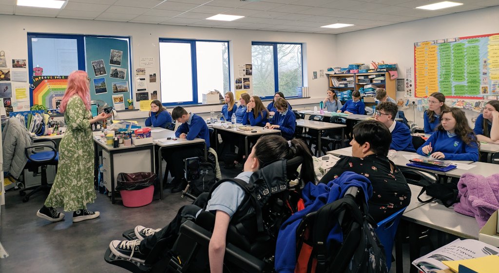 🌎🛩️ Amazing, inspirational talk from Beth <a href="/CDF_HigherEd/">Cardiff HE Roadshow</a> ⭐

Muchas gracias for coming to <a href="/YPantSchool/">Y Pant School</a>
today 🙏🙏
Great opportunity for options talks for your young linguists.
Highly recommended, don't miss out! 😄
<a href="/RoutesCymru/">Routes Cymru</a>
<a href="/CSCJES/">Central South Consortium</a>
<a href="/cardiffmlang/">Modern Languages</a>