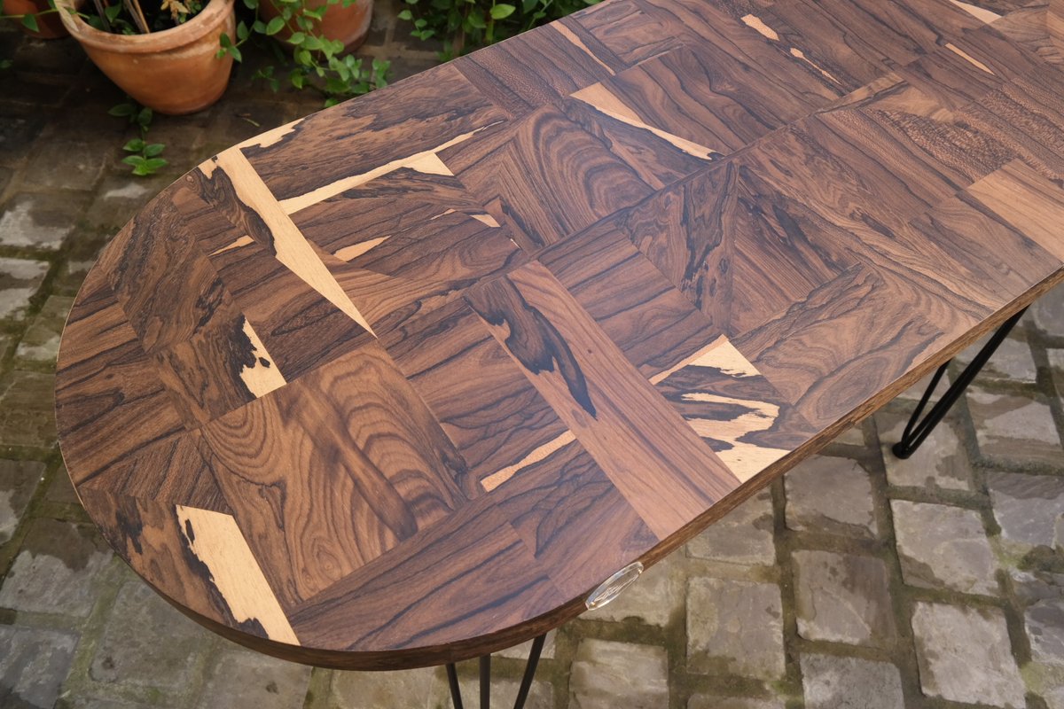 Labo_Voluptas's tweet photo. En promotion ce mois de février à l'atelier : 
Console  Patchwork Ziricote.
Pour cette création, le choix s'est porté sur le Ziricote, essence d'Amérique centrale, pour son veinage unique, son aspect minéral
 dimensions: 1200x450x750 ht mm.
Prix : 990€
https://t.co/WfOLw9EJCS https://t.co/6nf84o6qma