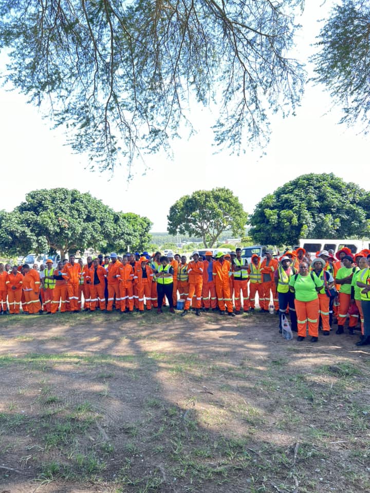 uMhlathuze Mayor Cllr Xolani Ngwezi along with Speaker Cllr TS Gunede officially launches Operation Mbo and Storm water contractors in eSikhawini.9 contractors and 72 employees have been hired for a period of 12 months to do the following in all 34 wards of the City of uMhlathuze