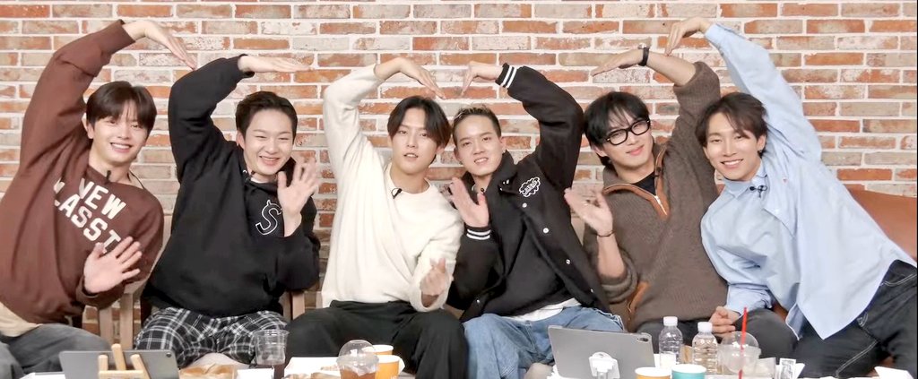 ardo_37's tweet photo. Indeed our maknae Sungjae is an idea bank 🤭 he suggested this heart pose so cute and beautiful 😘💙🩵🤍 https://t.co/k5WNFBmGMo