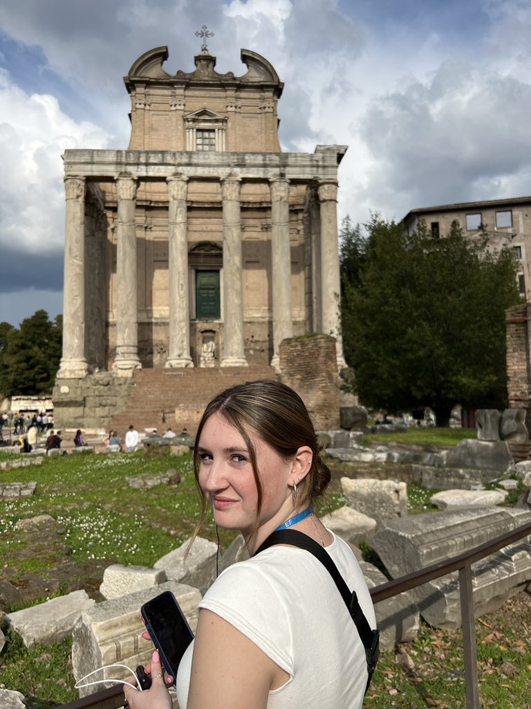 DoctorJOtto's tweet image. The Roman Forum. #MonomoyInItaly #monomoyInItaly #monomoy @MonomoySchools @MonomoyLatin @miss_lee_shark
@cranberryteam @MonomoyMelinda @mrhsvpa