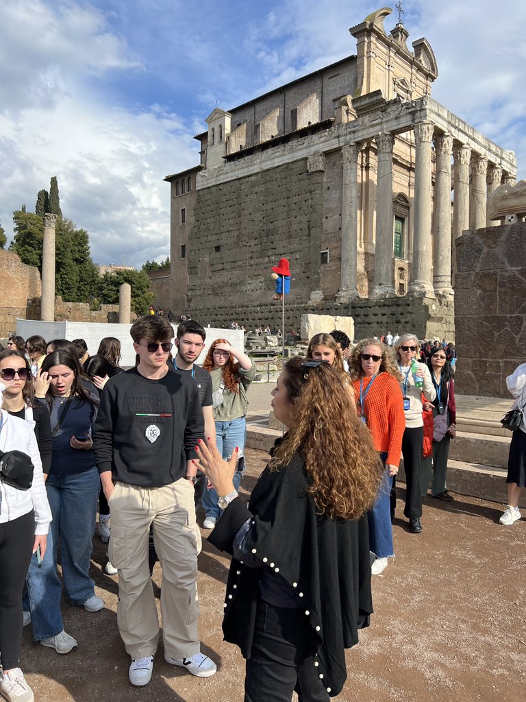 DoctorJOtto's tweet image. The Roman Forum. #MonomoyInItaly #monomoyInItaly #monomoy @MonomoySchools @MonomoyLatin @miss_lee_shark
@cranberryteam @MonomoyMelinda @mrhsvpa